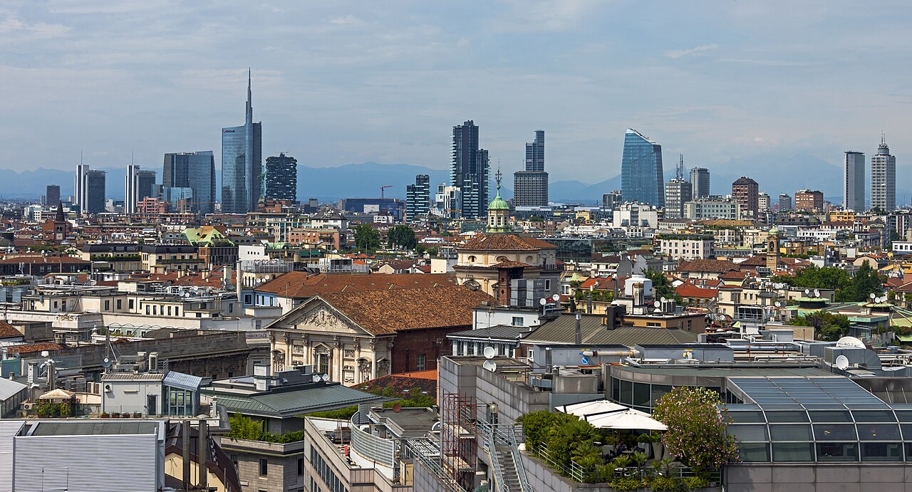Full Milan skyline from Duomo roof
